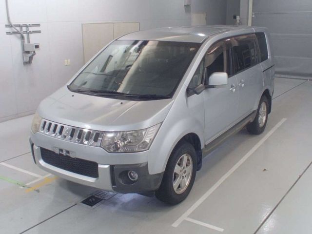 33593 MITSUBISHI DELICA D5 CV4W 2010 г. (CAA Chubu)